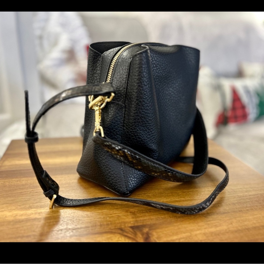 NWOT* SONDRA ROBERTS SQUARED PURSE